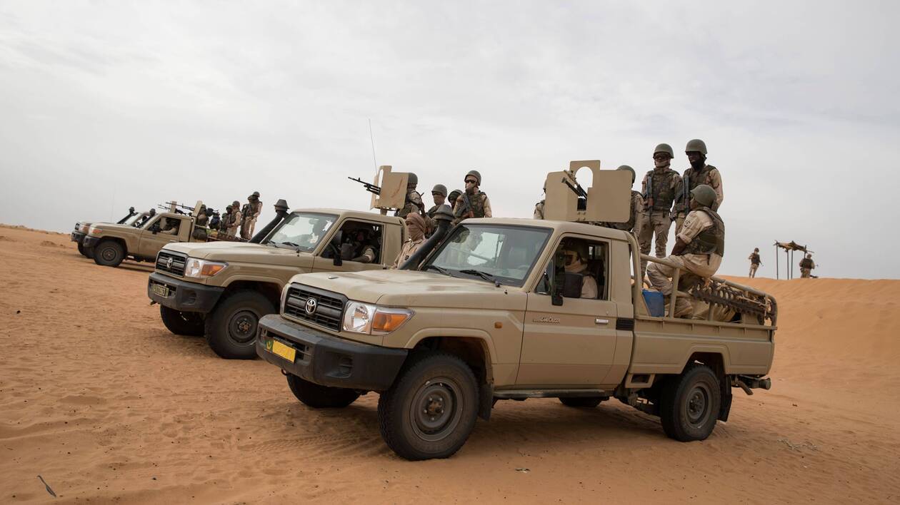 Un détachement de l'armée mauritanienne au Sahel utilisant des Toyota Hilux (2018)