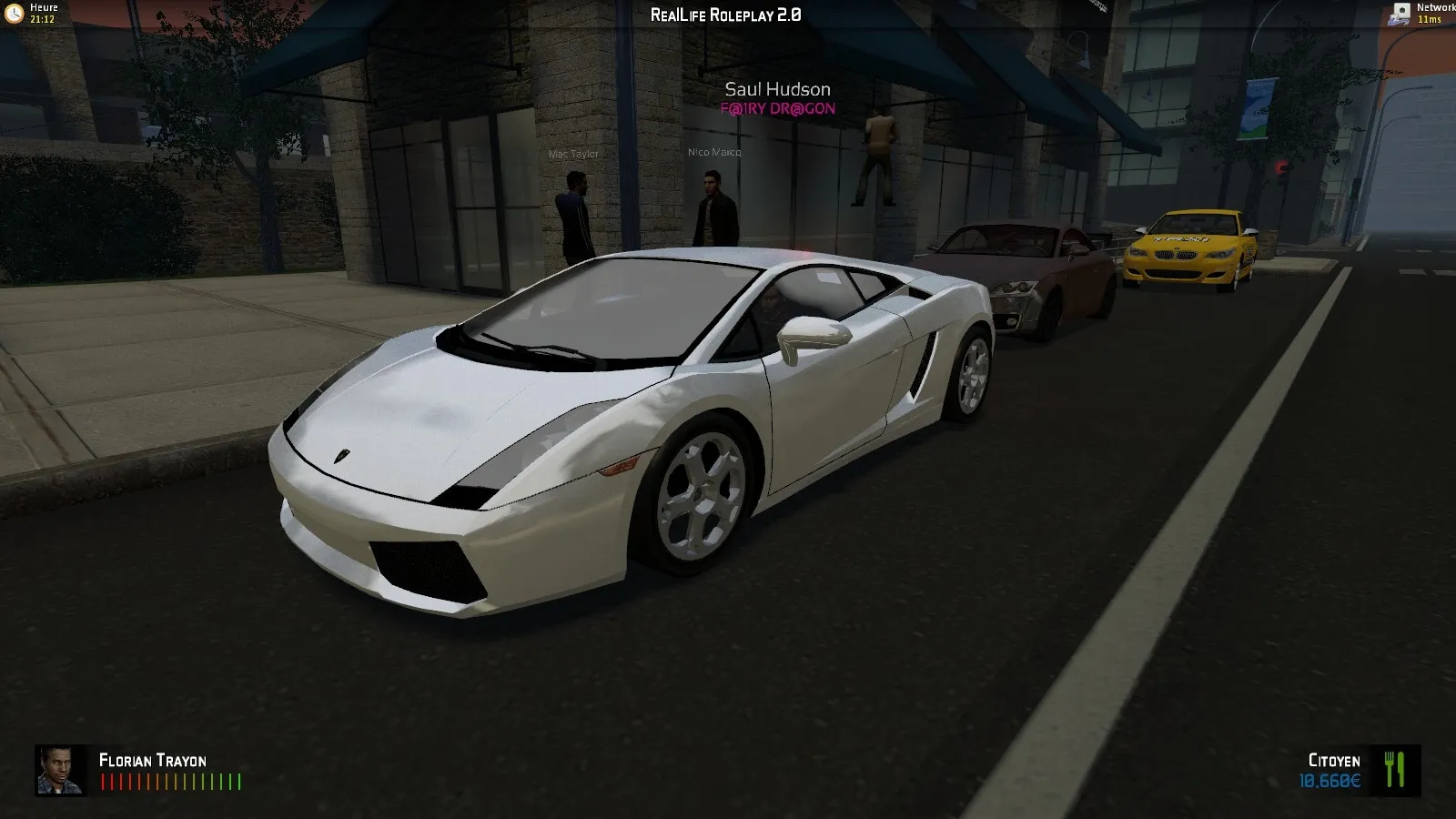 Capture d'écran d'une voiture de sport au centre-ville du serveur (2014)