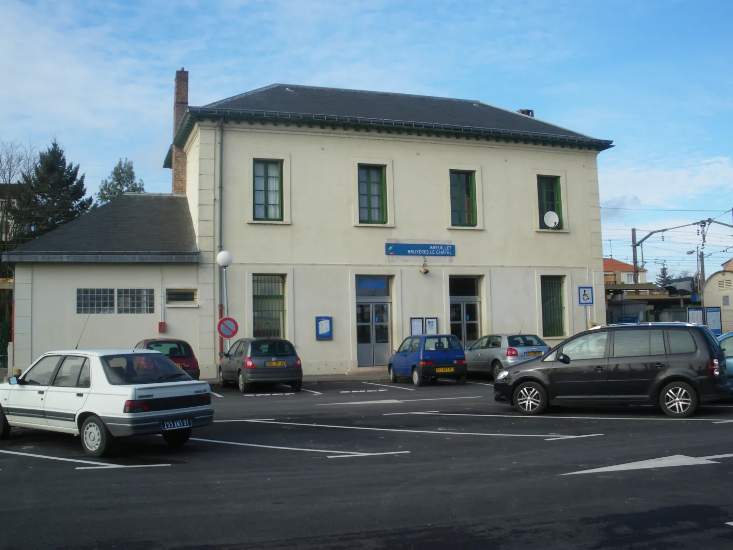 Photographie de la gare SNCF de Breuillet - Bruyères-le-Châtel (2009)